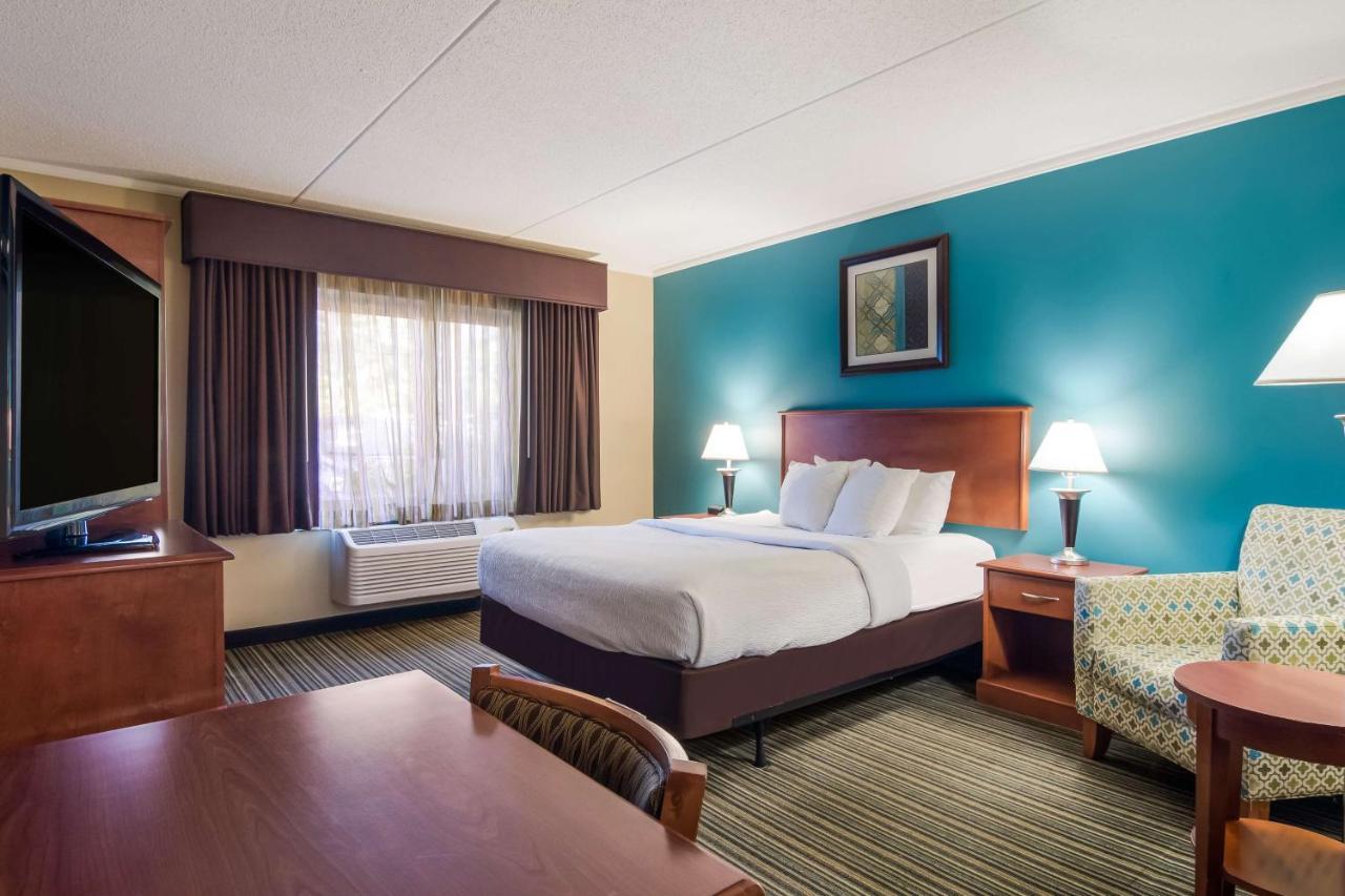 Best Western Plus Traverse City Bagian luar foto