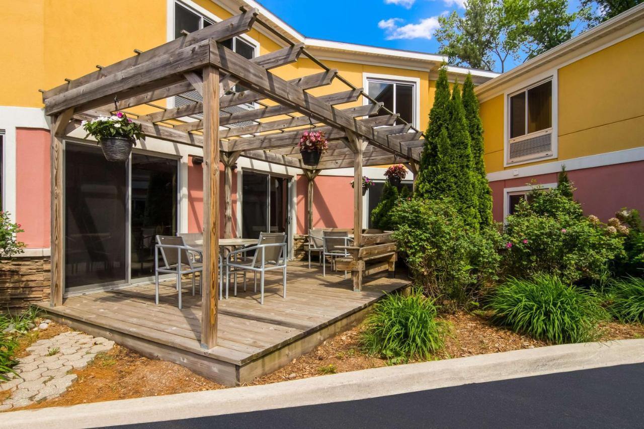 Best Western Plus Traverse City Bagian luar foto