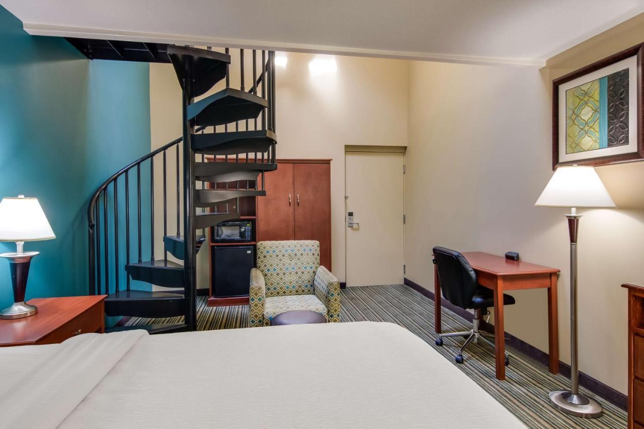 Best Western Plus Traverse City Bagian luar foto