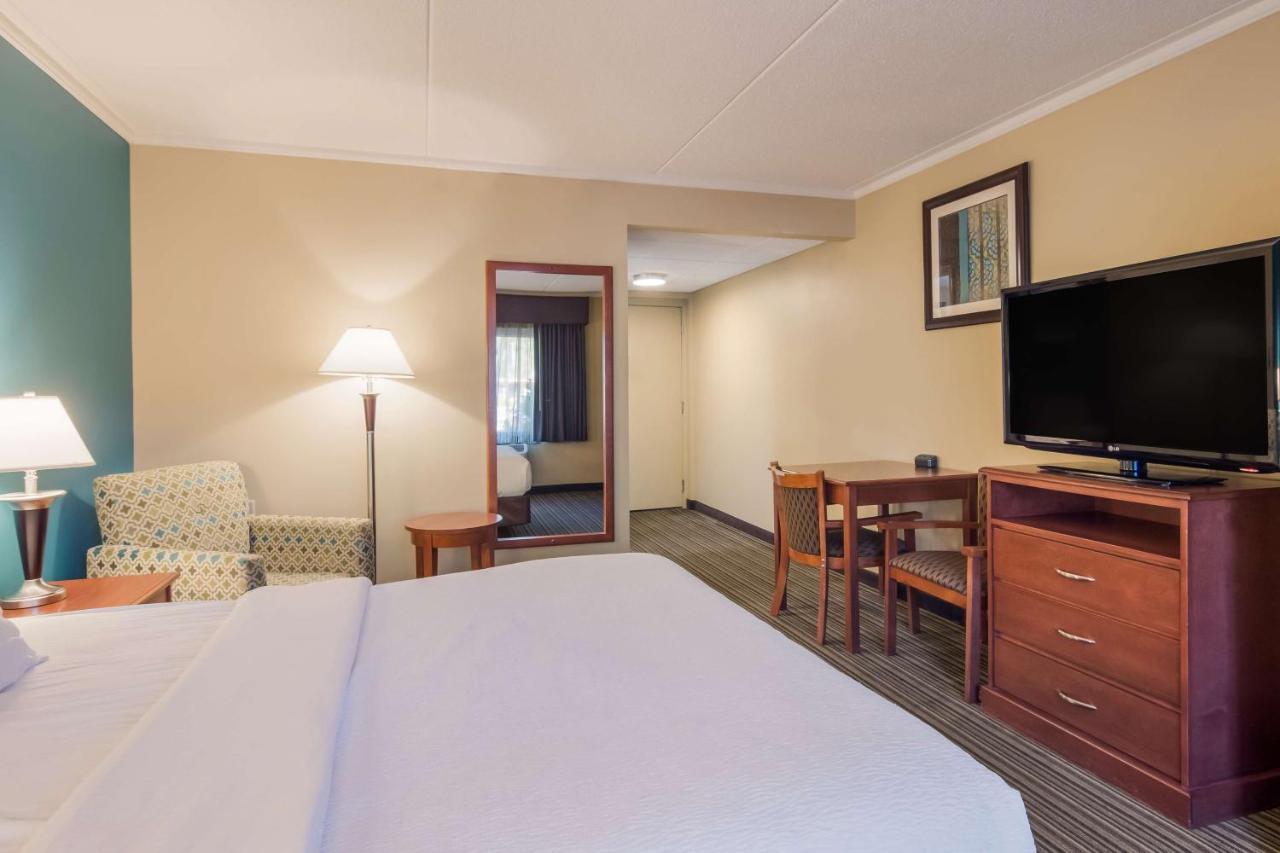 Best Western Plus Traverse City Bagian luar foto