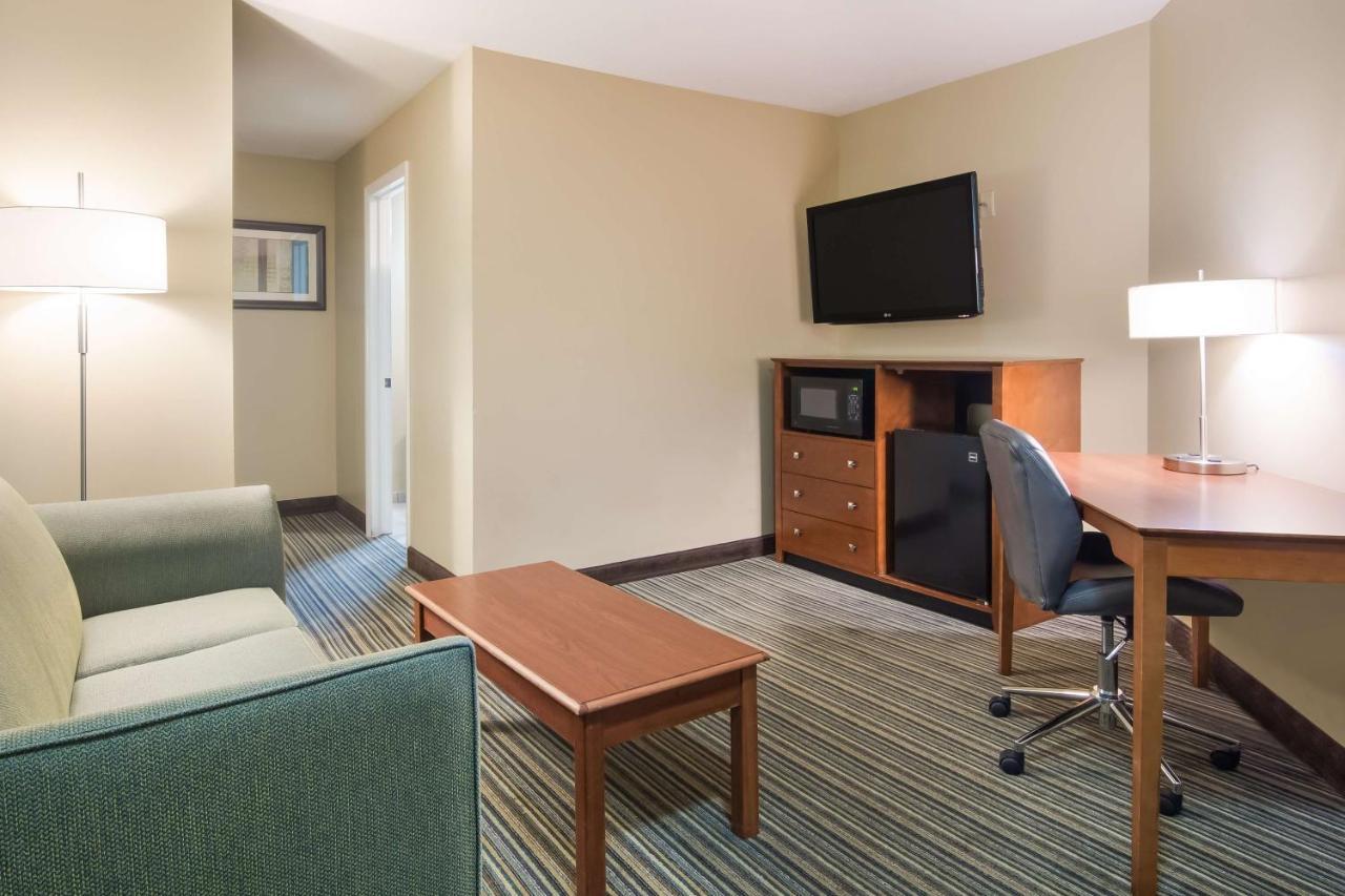 Best Western Plus Traverse City Bagian luar foto