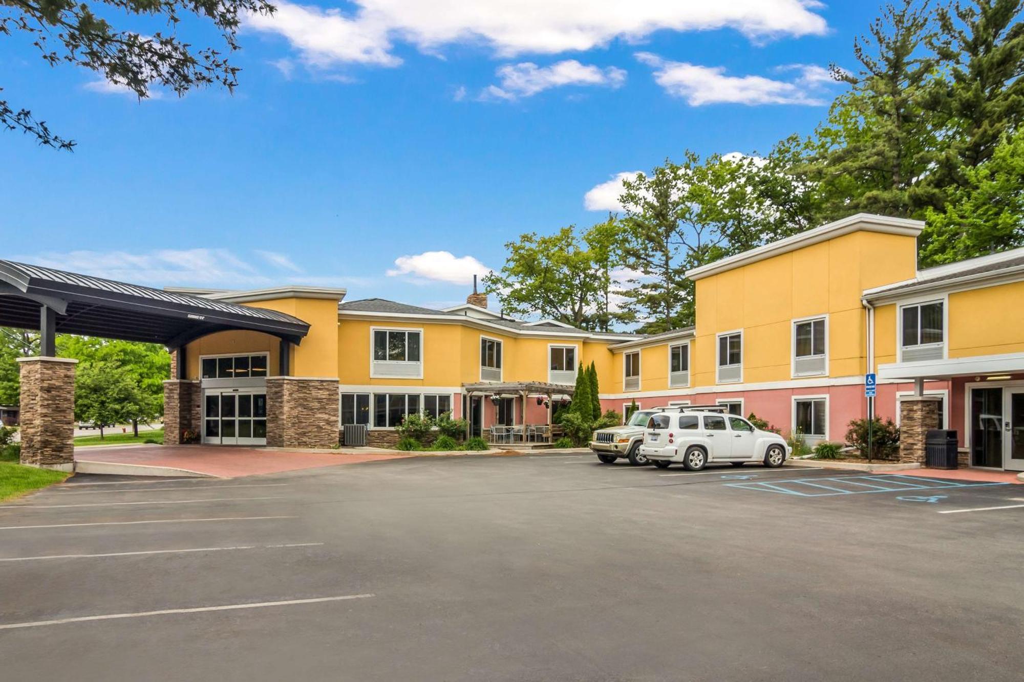 Best Western Plus Traverse City Bagian luar foto