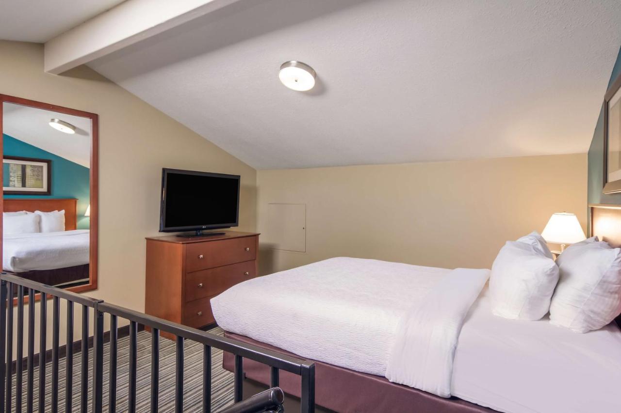 Best Western Plus Traverse City Bagian luar foto