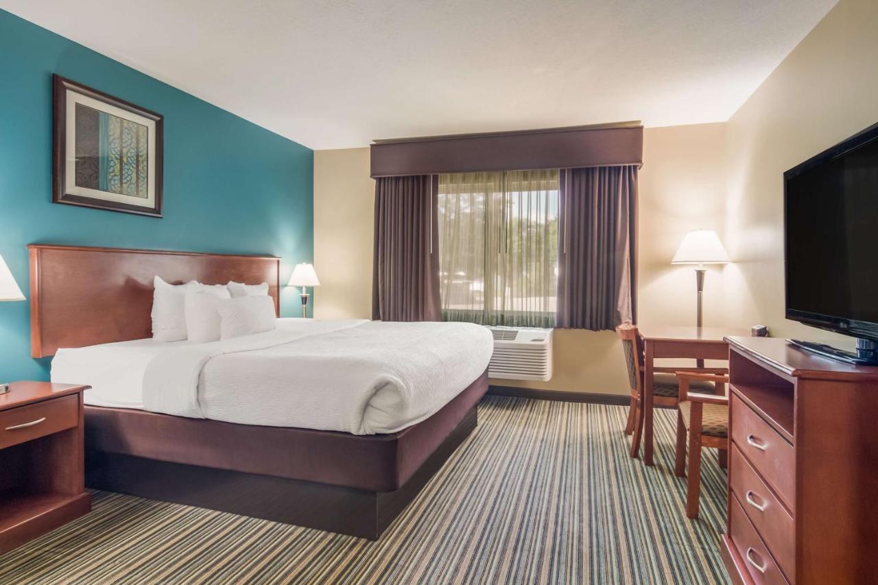 Best Western Plus Traverse City Bagian luar foto