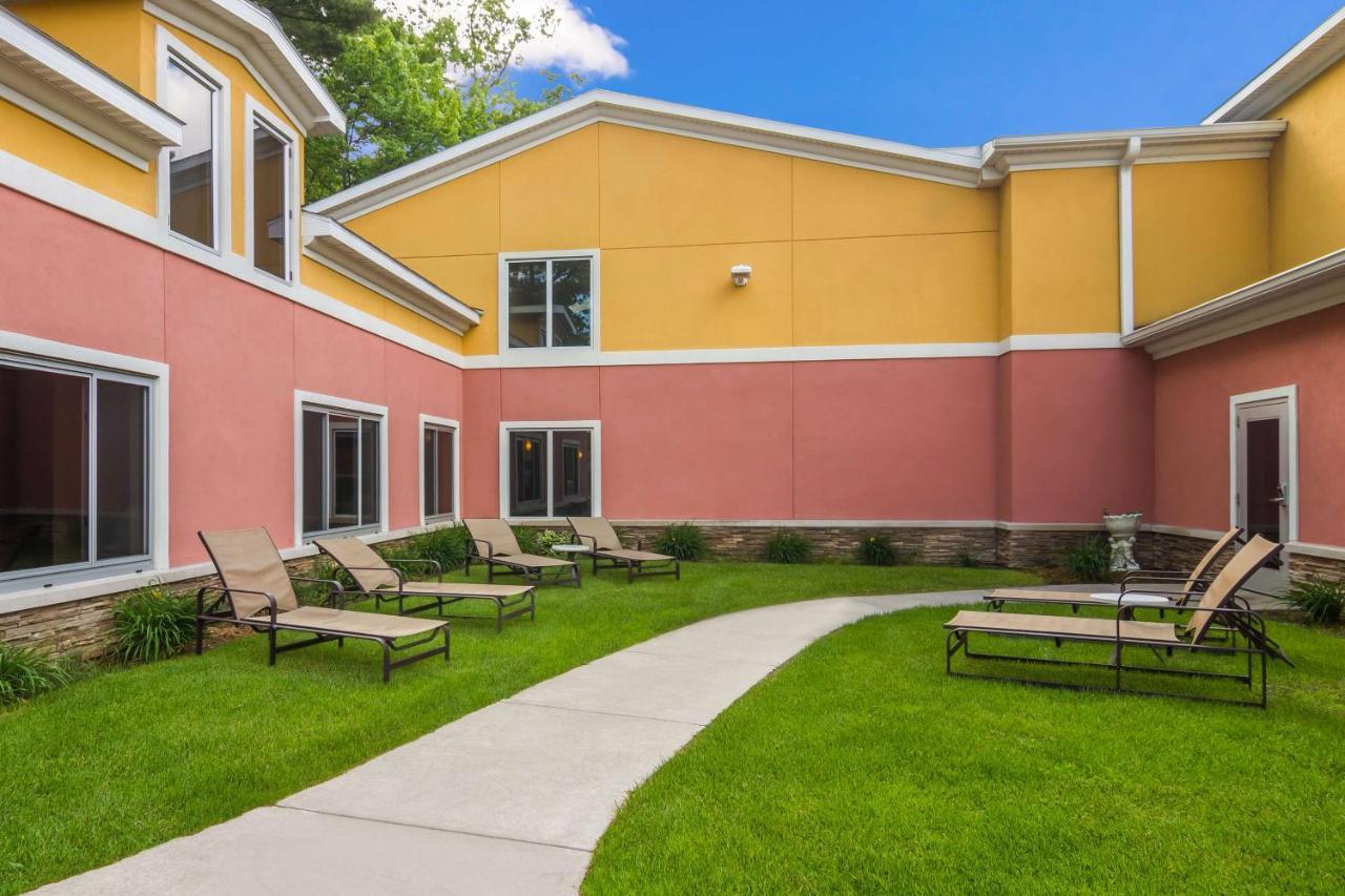 Best Western Plus Traverse City Bagian luar foto
