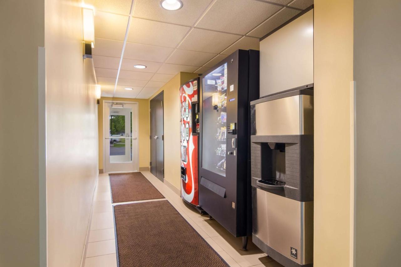Best Western Plus Traverse City Bagian luar foto