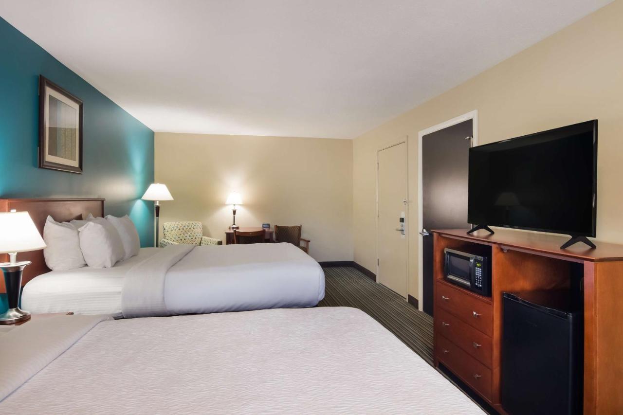 Best Western Plus Traverse City Bagian luar foto
