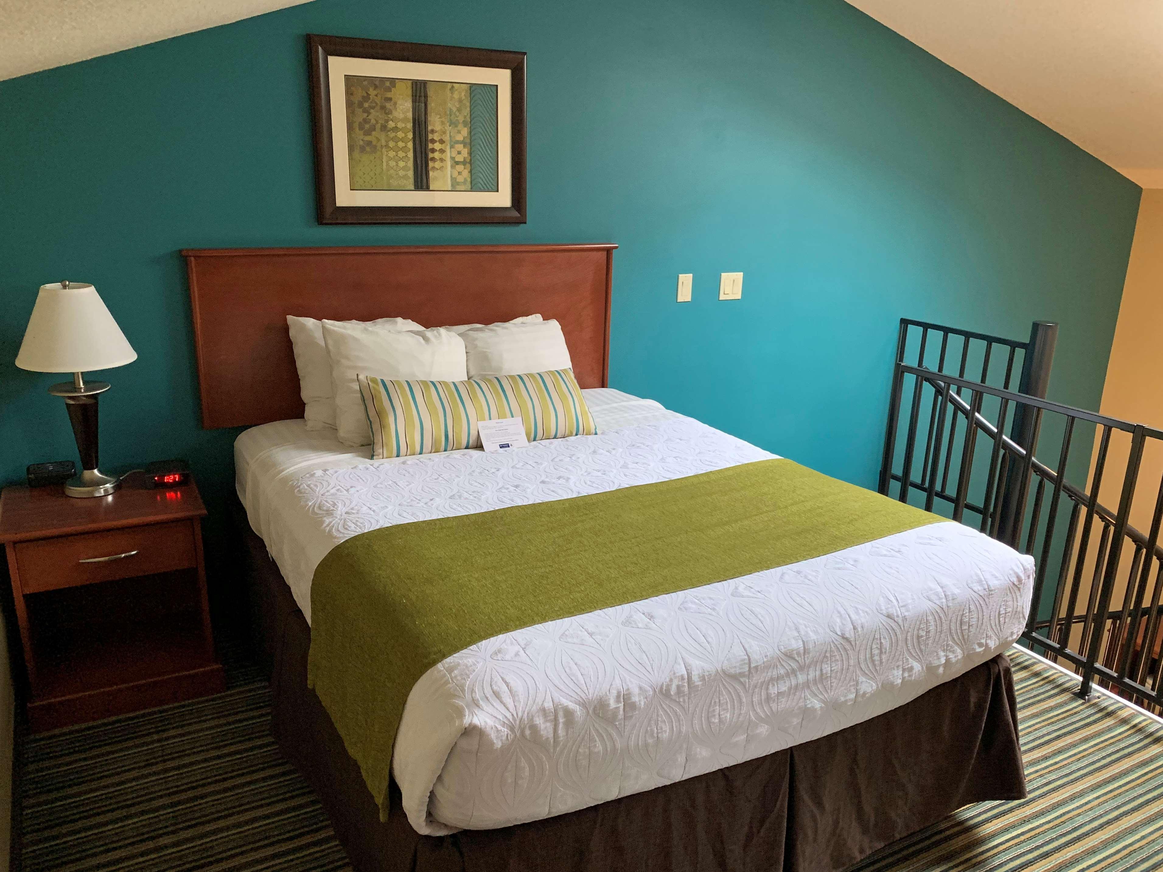 Best Western Plus Traverse City Bagian luar foto