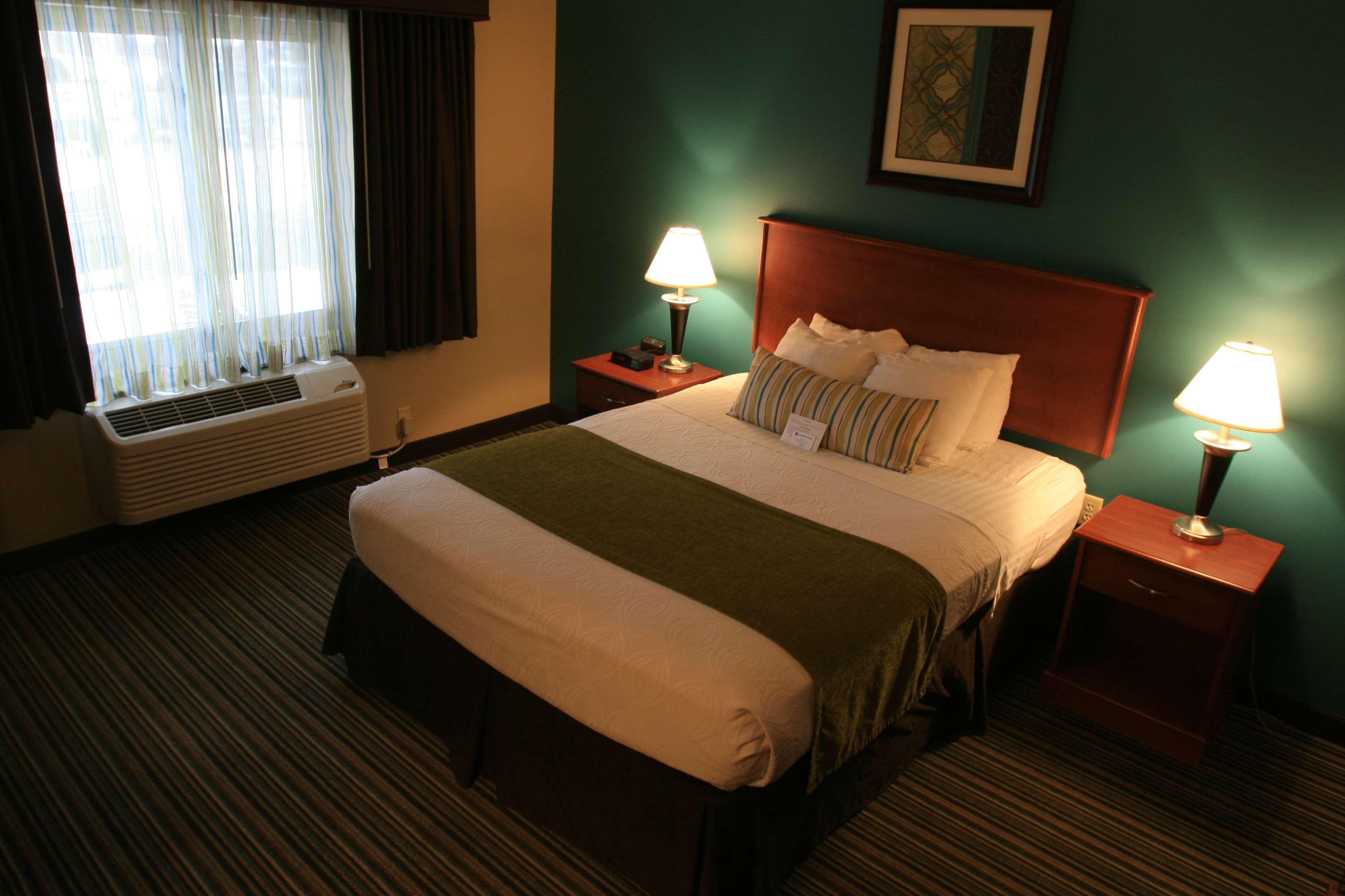 Best Western Plus Traverse City Bagian luar foto