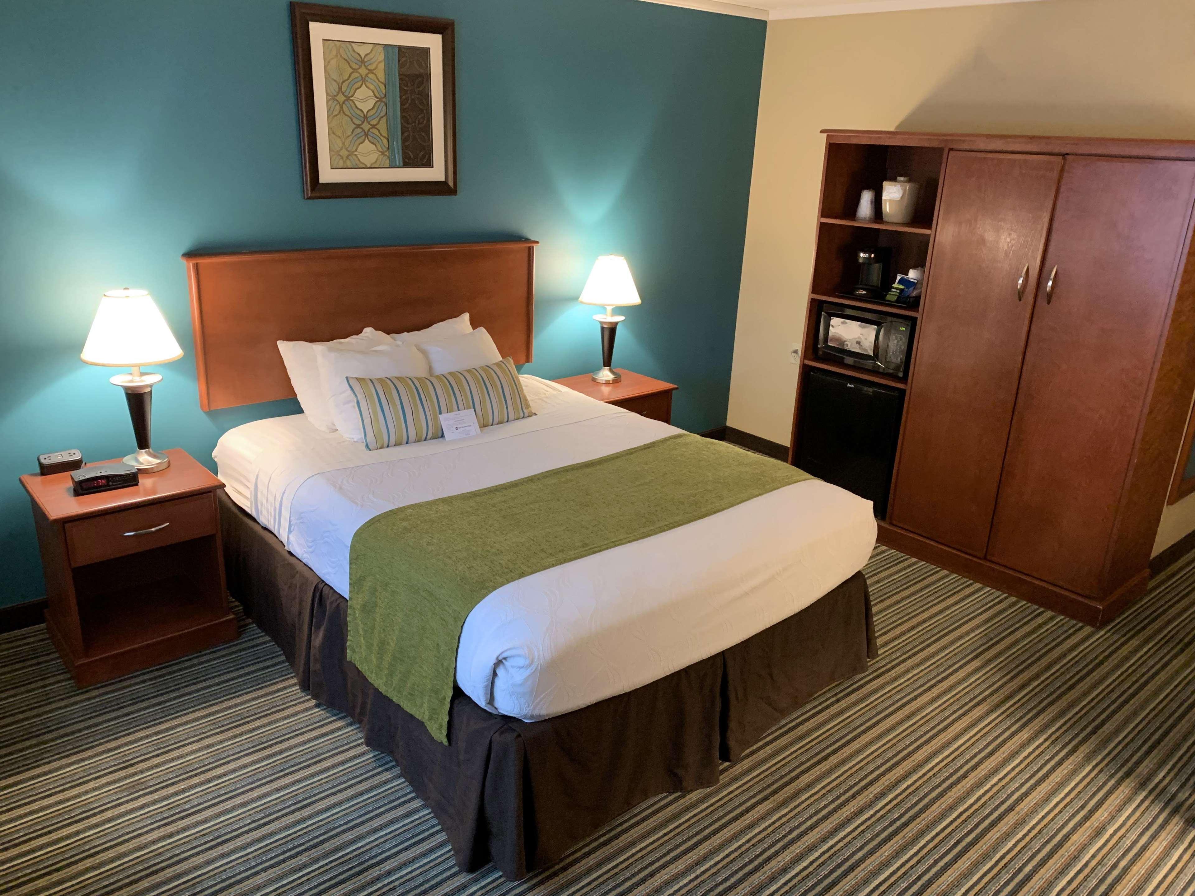 Best Western Plus Traverse City Bagian luar foto