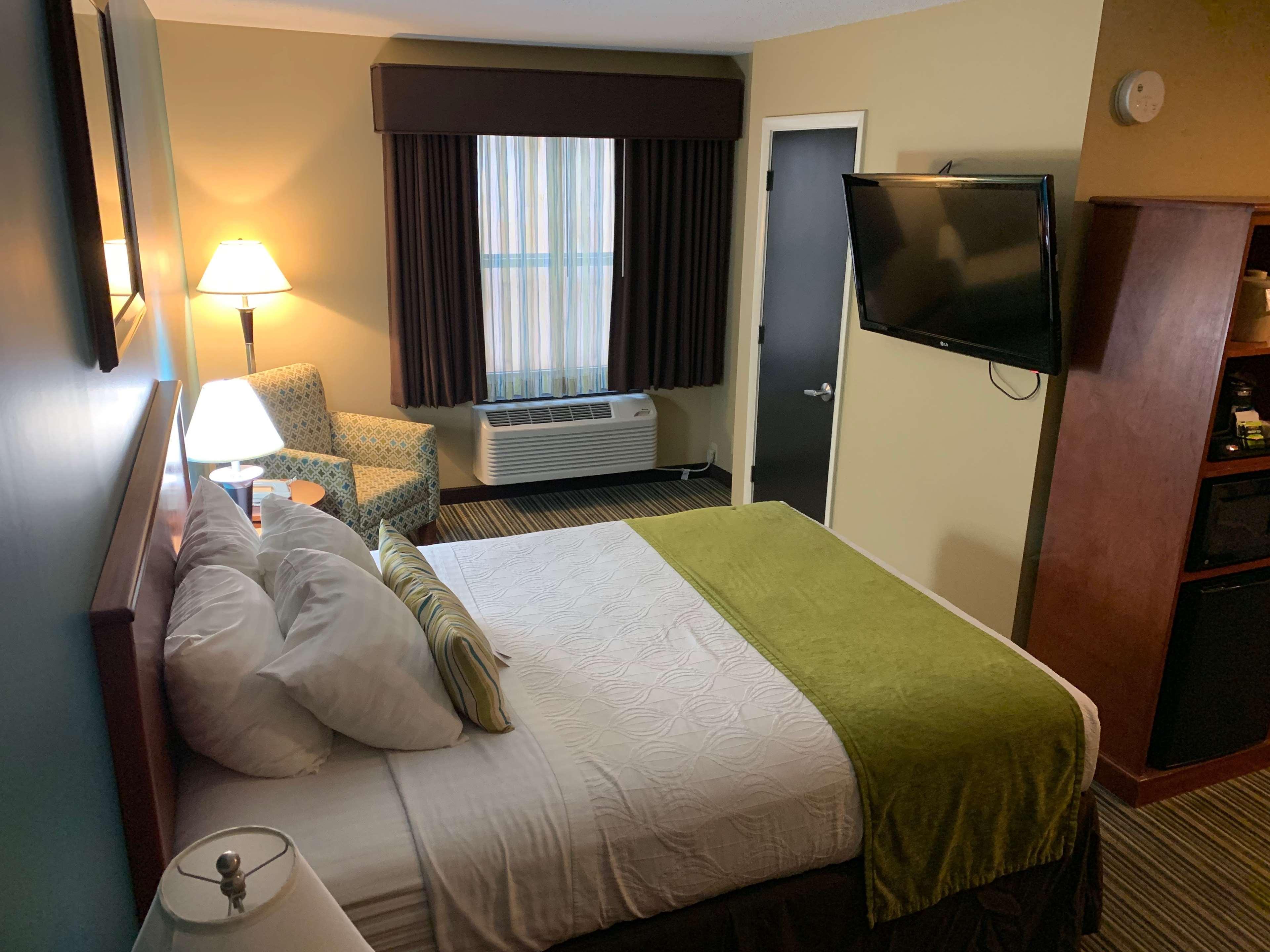 Best Western Plus Traverse City Bagian luar foto